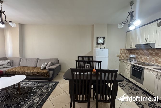 Shtepi ne shitje Apartament ne Tirane, 2+1, Mobilimi Bosh, pa mobiluar, Pagesa 125,000  Euro.