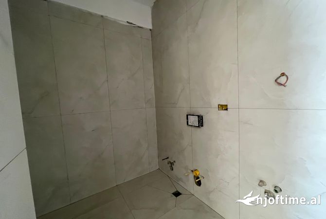 Shtepi ne shitje Apartament ne Tirane, 1+1, Mobilimi Bosh, pa mobiluar, Pagesa 78,260  Euro.