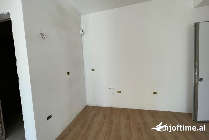 Shtepi ne shitje Apartament ne Tirane, 1+1, Mobilimi Bosh, pa mobiluar, Pagesa 78,260  Euro.