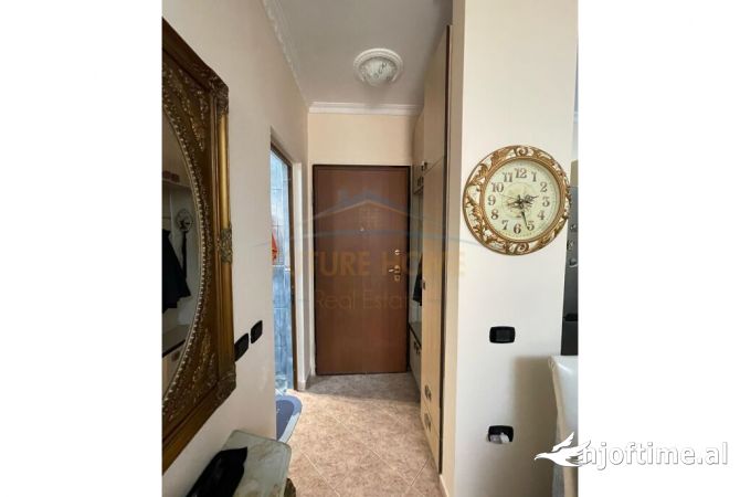 Shtepi ne shitje Apartament ne Tirane, 2+1, Mobilimi Bosh, pa mobiluar, Pagesa 125,000  Euro.