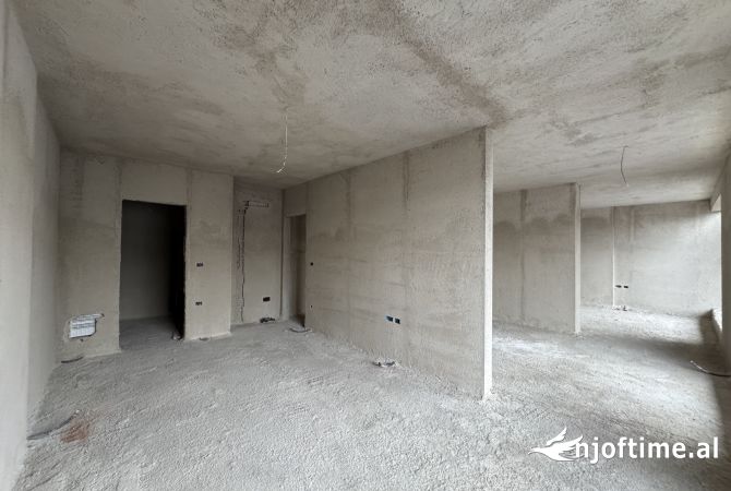 Apartment for sale in Tirana 2+1, Emty