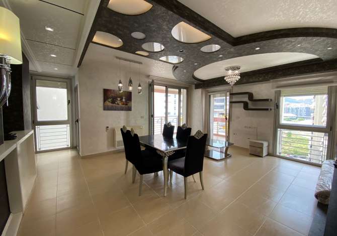 Shtepi me qera Apartament ne Tirane, 3+1, Mobilimi E mobiluar, Pagesa 2,000  Euro.