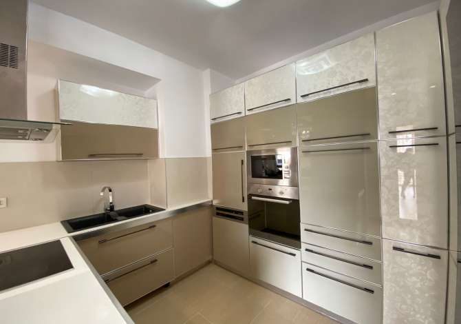 Shtepi me qera 3+1 ne Tirane - 2,000 Euro