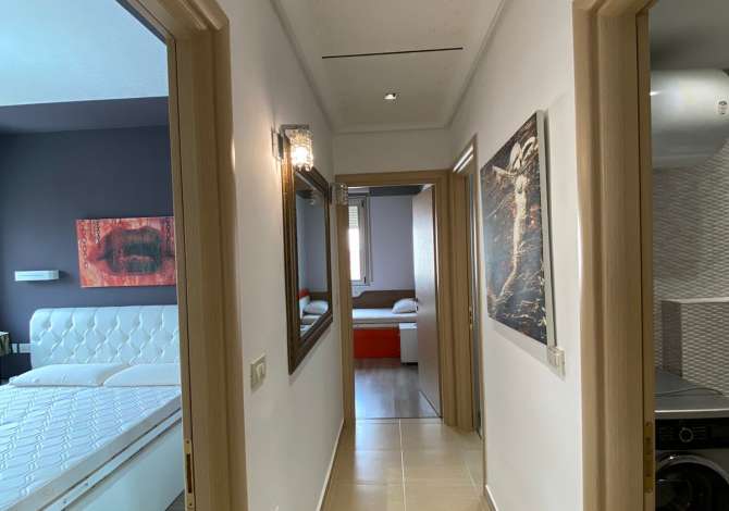 Shtepi me qera Apartament ne Tirane, 3+1, Mobilimi E mobiluar, Pagesa 2,000  Euro.