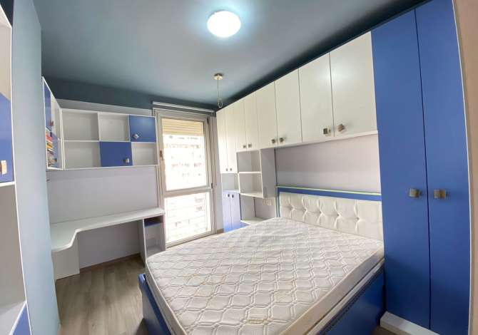 Shtepi me qera Apartament ne Tirane, 3+1, Mobilimi E mobiluar, Pagesa 2,000  Euro.