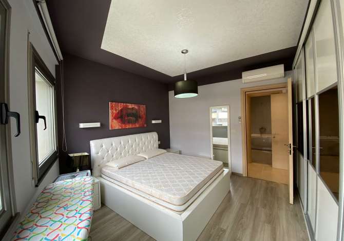 Shtepi me qera Apartament ne Tirane, 3+1, Mobilimi E mobiluar, Pagesa 2,000  Euro.