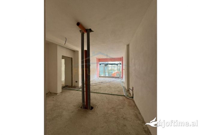 Shtepi ne shitje Apartament ne Tirane, 2+1, Mobilimi Bosh, pa mobiluar, Pagesa 286,875  Euro.