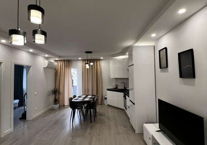 Shtepi me qera 2+1 ne Tirane - 900 Euro
