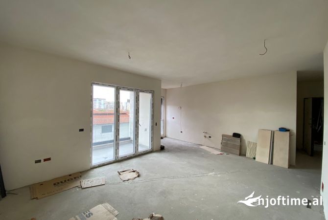 Shtepi ne shitje Apartament ne Tirane, 2+1, Mobilimi Bosh, pa mobiluar, Pagesa 180,000  Euro.