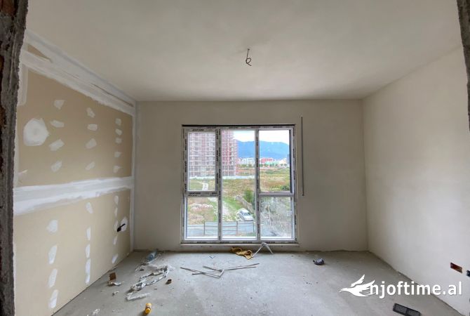 Shtepi ne shitje Apartament ne Tirane, 2+1, Mobilimi Bosh, pa mobiluar, Pagesa 180,000  Euro.