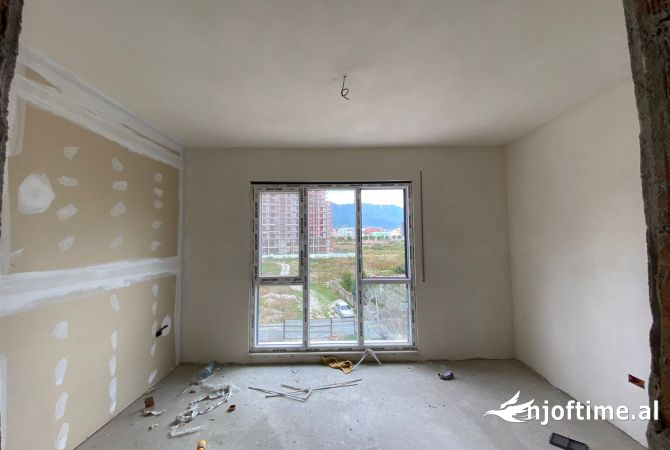 Shtepi ne shitje Apartament ne Tirane, 2+1, Mobilimi Bosh, pa mobiluar, Pagesa 180,000  Euro.