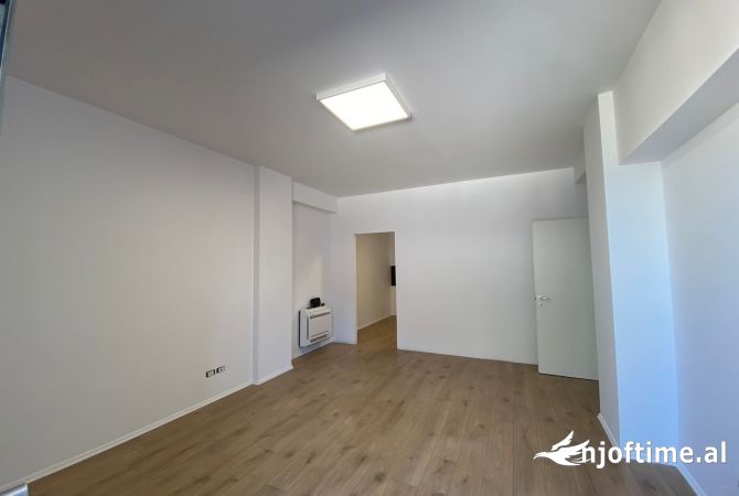 Shtepi me qera 2+1 ne Tirane - 1,400 Euro