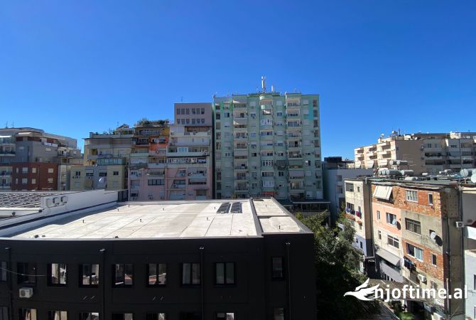 Shtepi me qera 2+1 ne Tirane - 1,400 Euro