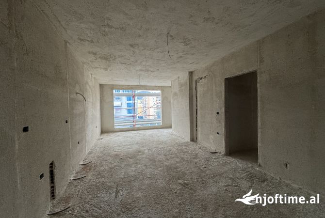 Apartment for sale in Tirana 3+1, Emty