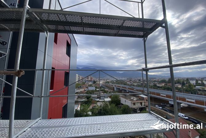 Shtepi ne shitje Apartament ne Tirane, 2+1, Mobilimi Bosh, pa mobiluar, Pagesa 108,000  Euro.