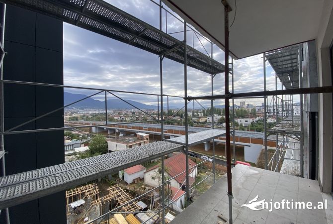 Shtepi ne shitje Apartament ne Tirane, 2+1, Mobilimi Bosh, pa mobiluar, Pagesa 108,000  Euro.