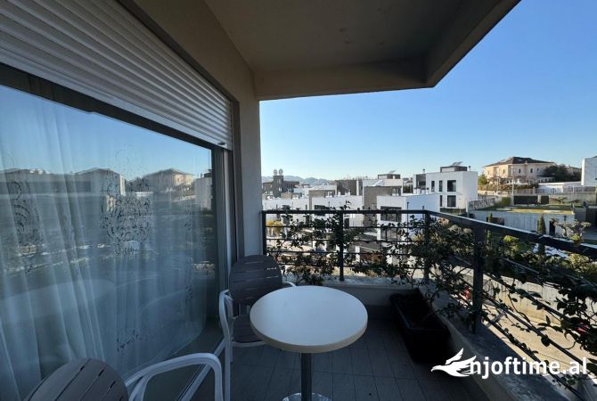 Shtepi ne shitje Apartament ne Tirane, 2+1, Mobilimi E mobiluar, Pagesa 237,000  Euro.