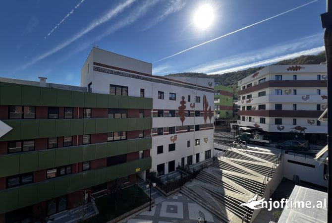 Shtepi ne shitje Apartament ne Tirane, 2+1, Mobilimi Bosh, pa mobiluar, Pagesa 176,000  Euro.