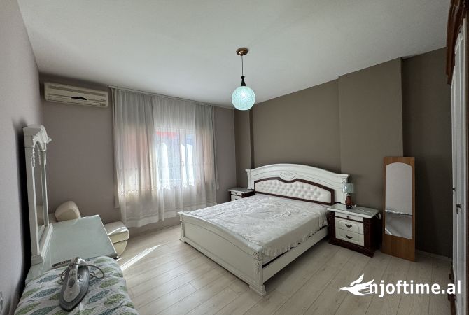 Shtepi me qera Apartament ne Tirane, 2+1, Mobilimi E mobiluar, Pagesa 700  Euro.