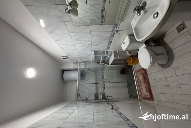 Shtepi me qera Apartament ne Tirane, 2+1, Mobilimi E mobiluar, Pagesa 700  Euro.