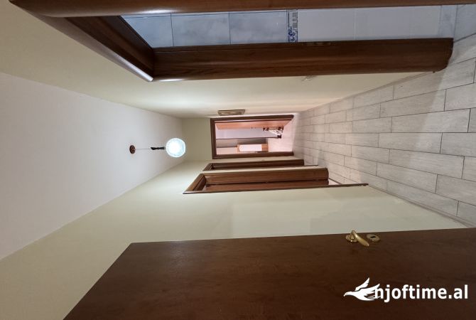 Shtepi me qera Apartament ne Tirane, 2+1, Mobilimi E mobiluar, Pagesa 700  Euro.