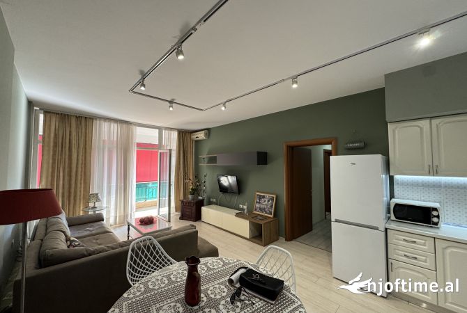 Shtepi me qera Apartament ne Tirane, 2+1, Mobilimi E mobiluar, Pagesa 700  Euro.