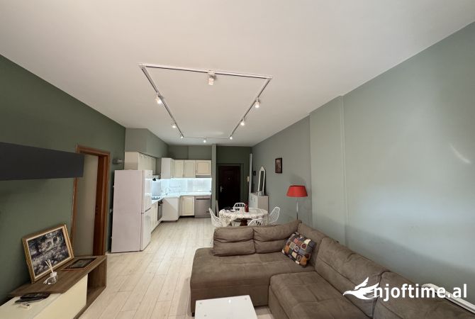 Shtepi me qera 2+1 ne Tirane - 700 Euro