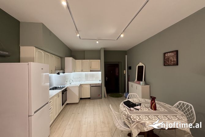 Shtepi me qera 2+1 ne Tirane - 700 Euro