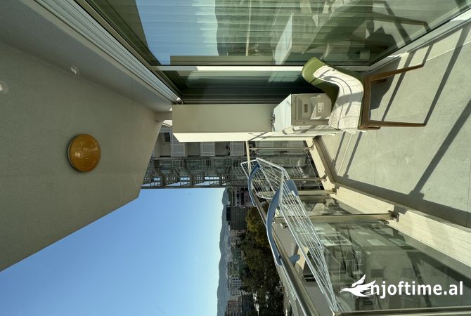 Shtepi me qera Apartament ne Tirane, 2+1, Mobilimi E mobiluar, Pagesa 2,300  Euro.