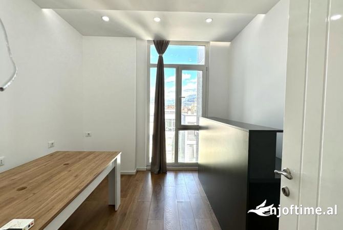 QERA AMBIENT ZYRASH KOMPLEKSI KIKA 2 KOMUNA E PARISIT!