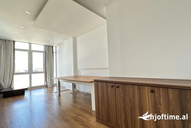 Ambient biznesi me qera 3+1 ne Tirane - 800 Euro