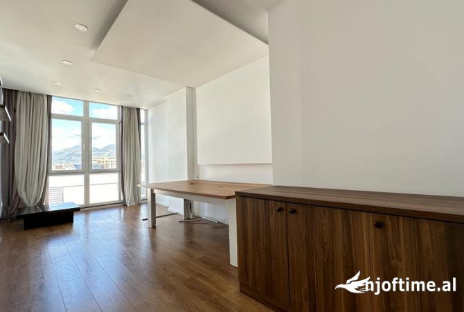 Ambient biznesi me qera 3+1 ne Tirane - 800 Euro