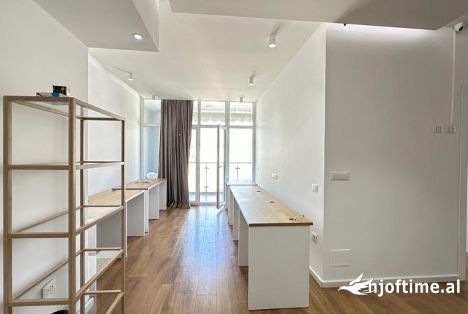 QERA AMBIENT ZYRASH KOMPLEKSI KIKA 2 KOMUNA E PARISIT!