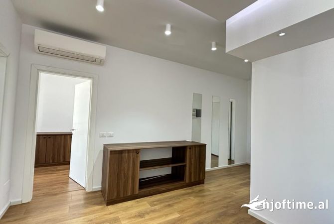 QERA AMBIENT ZYRASH KOMPLEKSI KIKA 2 KOMUNA E PARISIT!