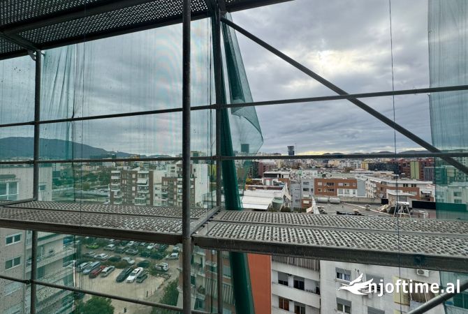 Shtepi ne shitje Apartament ne Tirane, 3+1, Mobilimi Bosh, pa mobiluar, Pagesa 304,000  Euro.