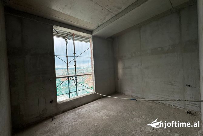 Shtepi ne shitje Apartament ne Tirane, 3+1, Mobilimi Bosh, pa mobiluar, Pagesa 304,000  Euro.