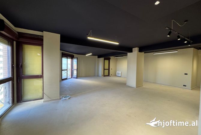 Ambient biznesi me qera 3+1 ne Tirane - 2,000 Euro