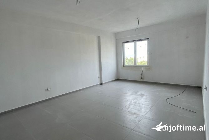 SHITET APARTAMENT 2+1 GOLEM DURRES