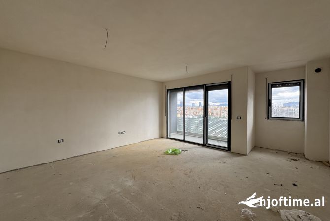 Shtepi ne shitje Apartament ne Tirane, 2+1, Mobilimi Bosh, pa mobiluar, Pagesa 210,000  Euro.