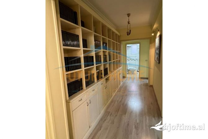 Shtepi me qera Apartament ne Tirane, 2+1, Mobilimi E mobiluar, Pagesa 1,000  Euro.