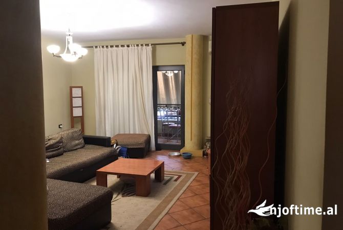 Shtepi me qera 3+1 ne Tirane - 650 Euro