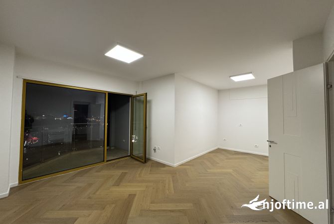 Ambient biznesi me qera 3+1 ne Tirane - 1,400 Euro