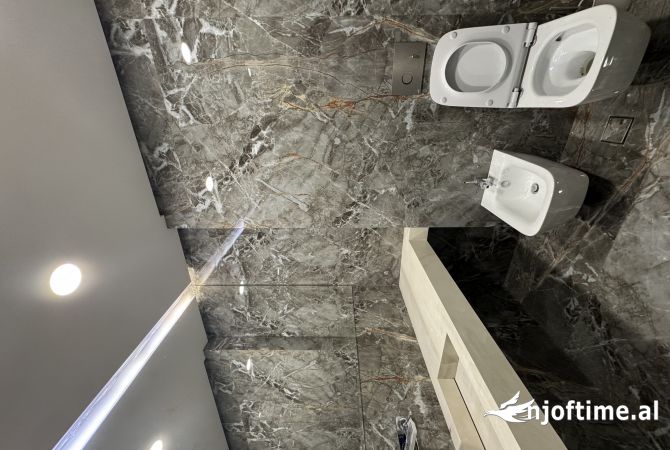 QERA AMBIENT ZYRASH BLLOKU TIRANE