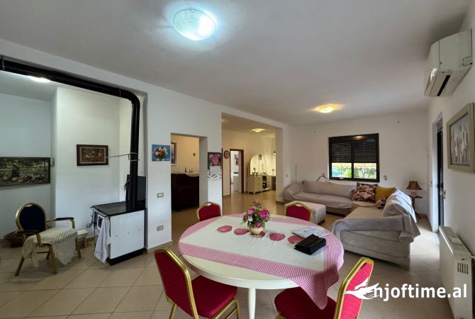Shtepi me qera 2+1 ne Tirane - 400 Euro