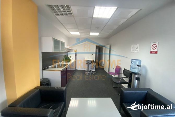 Ambient biznesi me qera 3+1 ne Tirane - 2,500 Euro