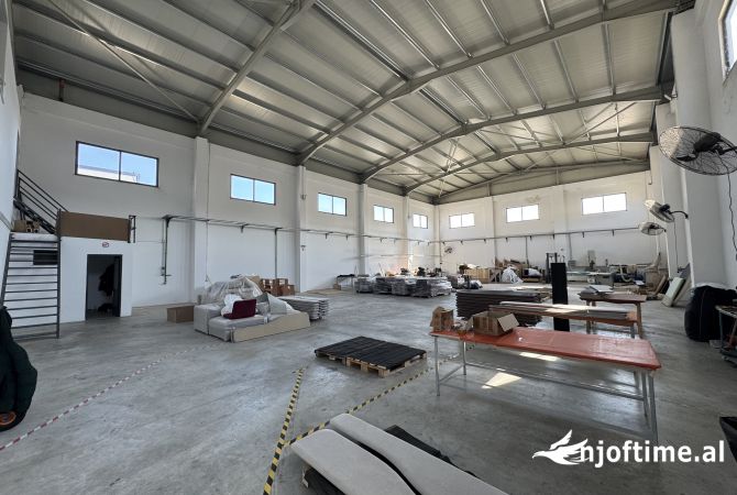 Ambient biznesi me qera 4+1 ne Tirane - 3,000 Euro