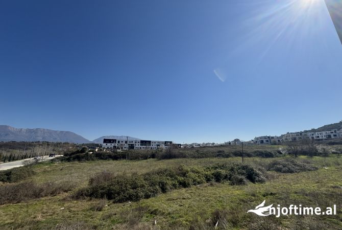 Shtepi ne shitje Apartament ne Tirane, 3+1, Mobilimi Bosh, pa mobiluar, Pagesa 340,000  Euro.