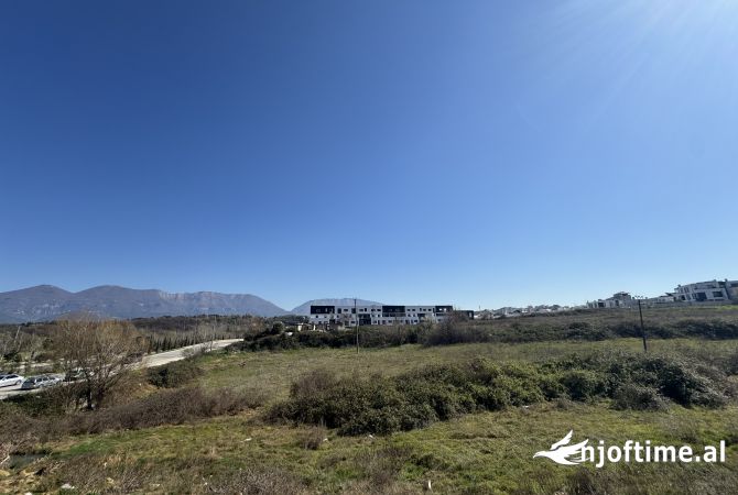 Shtepi ne shitje Apartament ne Tirane, 3+1, Mobilimi Bosh, pa mobiluar, Pagesa 340,000  Euro.