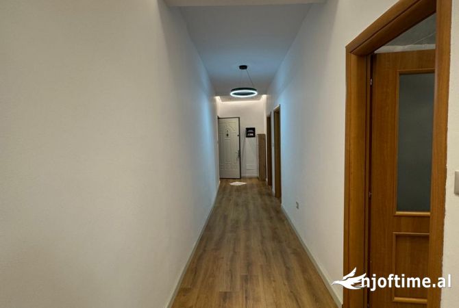 Shtepi me qera Apartament ne Tirane, 2+1, Mobilimi E mobiluar, Pagesa 700  Euro.