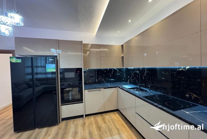 Shtepi me qera Apartament ne Tirane, 2+1, Mobilimi E mobiluar, Pagesa 700  Euro.